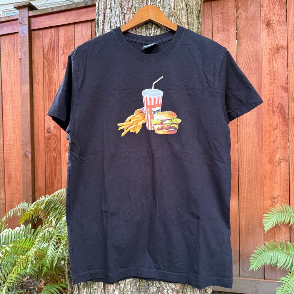 Men’s Ice Cream Brand Fast Food Graphic Tshirt - M